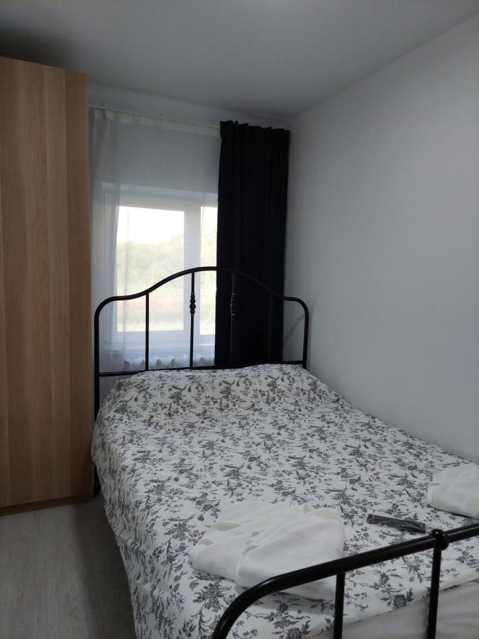 Vila De Pe Lac Amara Exteriör bild