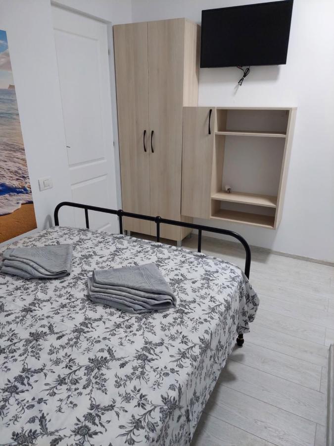 Vila De Pe Lac Amara Exteriör bild